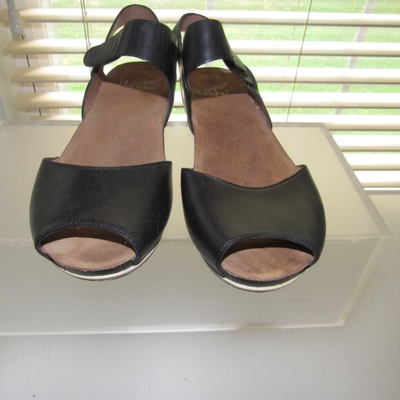 Dansko Vera Black Leather Peep-Toe Slingback Wedge Sandals Size 36 (US 5.5 - 6) - Picture 9 of 10